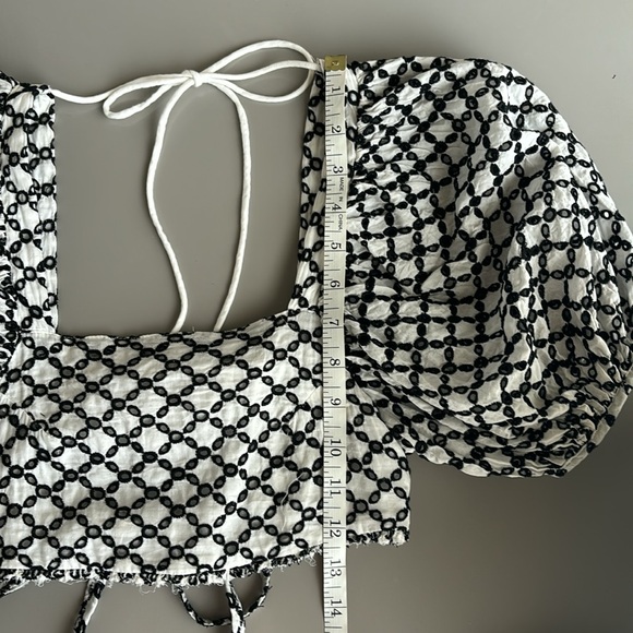 Upcycled balloon sleeve crop top - Picture 4 of 7